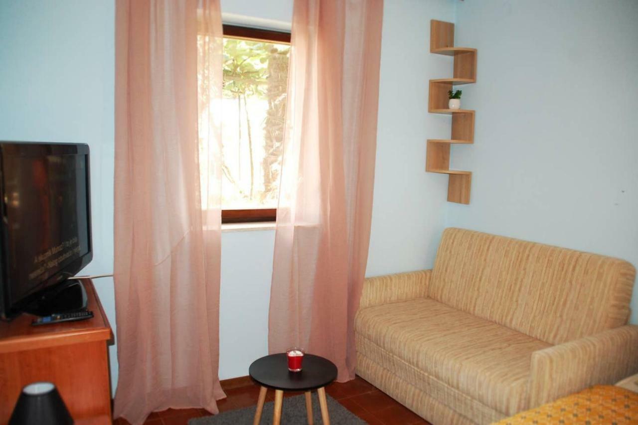 Studio Apartman Ziganto Ičići エクステリア 写真